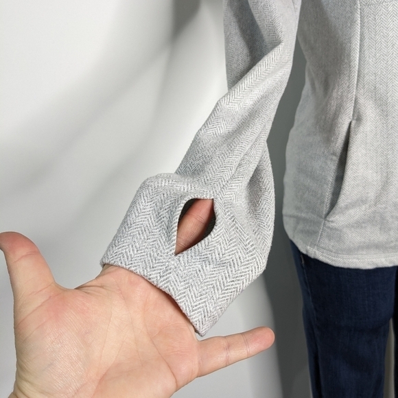 ✨3/$15 Kyodan grey white side 1/3 zip pullover  S - Picture 5 of 11